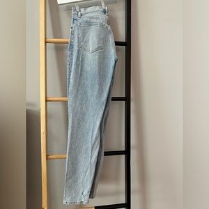 90’s Straight Ultra High Rise Light Wash